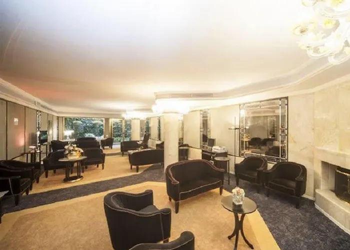 比三兹奥酒店 4*