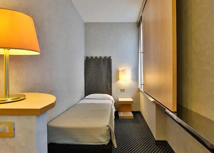 比三兹奥酒店 4*